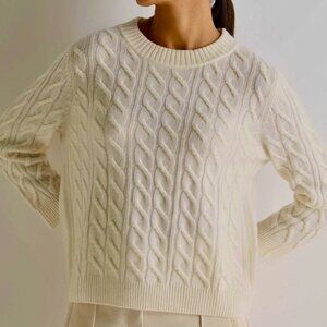 Neiman Marcus Cashmere Cable knit Sweater